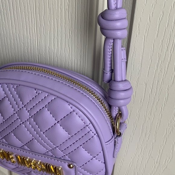 LOVE MOSCHINO Small Oval-Shaped Quilted Bag - Picture 4 of 15